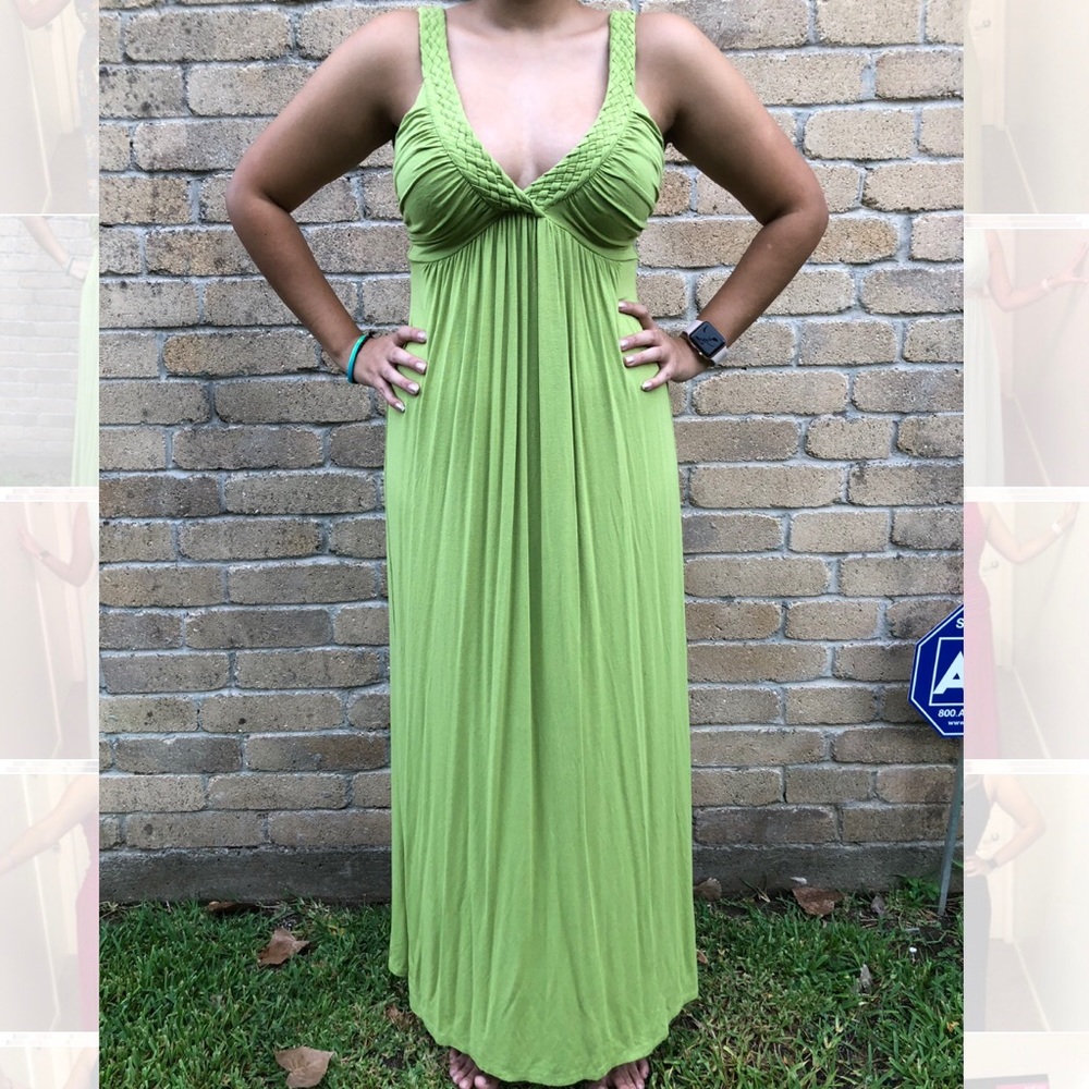 Cute green maxi dress never worn